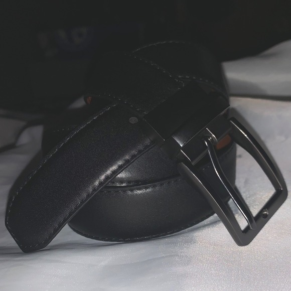 Mens Reversible Leather Belt Black Brown Gunmetal Buckle Dress Accessory 15 - Picture 3 of 4